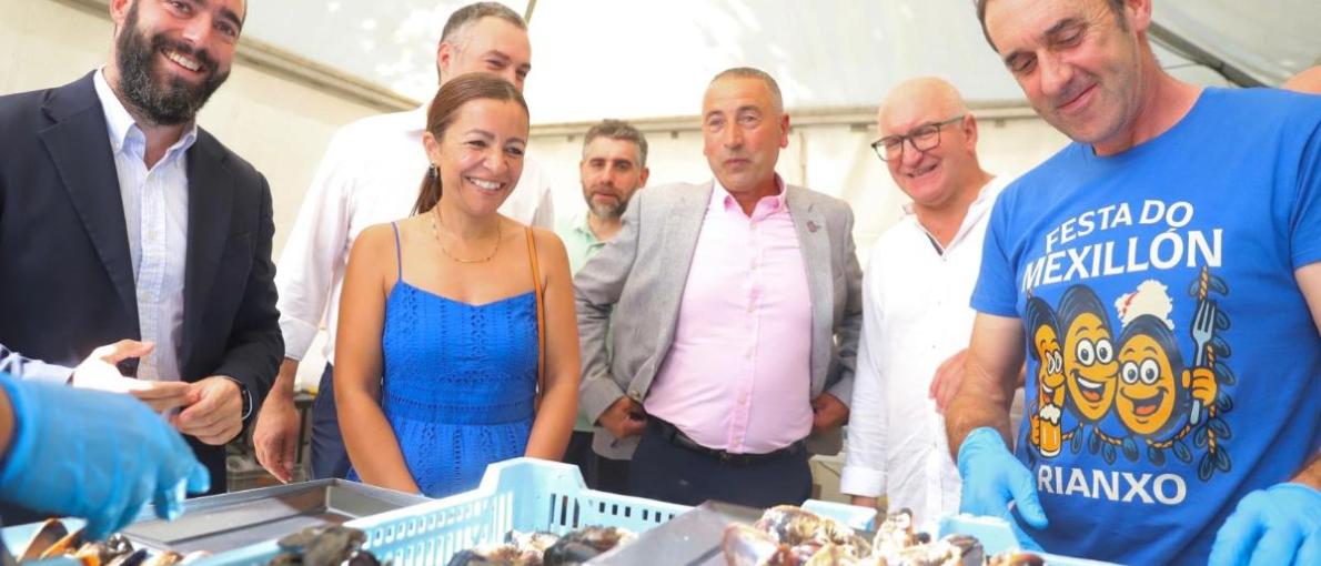  Marta Villaverde destaca que a Festa do Mexillón de Rianxo sitúa a gastronomía local e o tecido asociativo deportivo como aliados na economía azul 