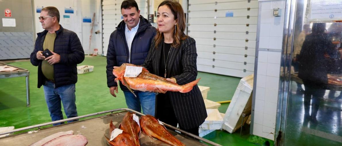  Villaverde destaca en Laxe o investimento en equipamentos portuarios como piar fundamental para reforzar a competitividade da pesca artesanal 