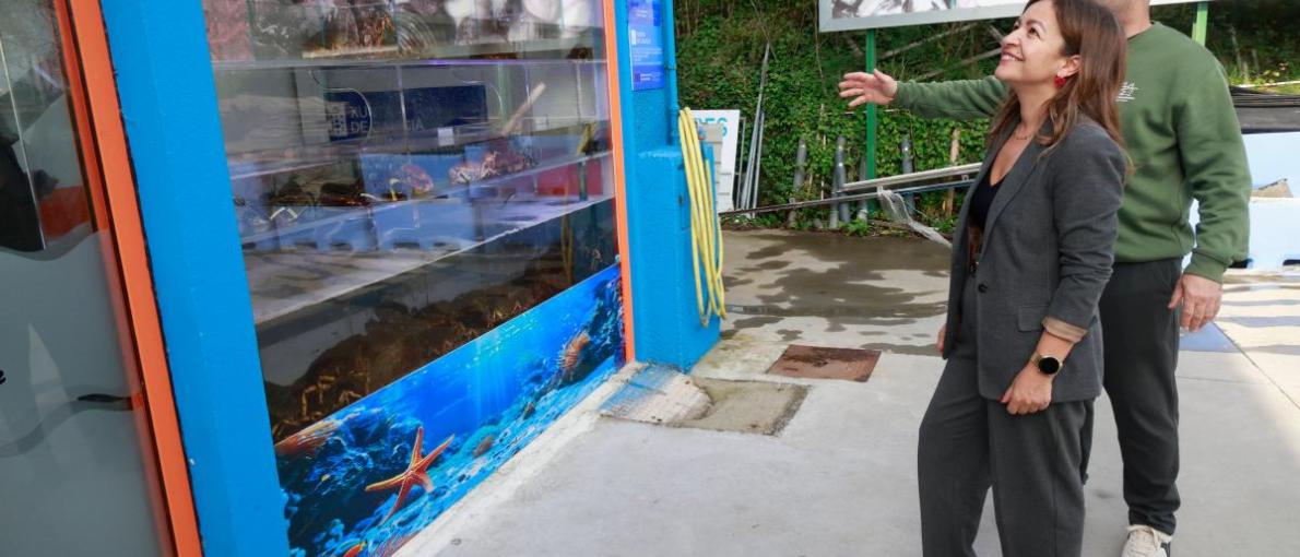 Villaverde inaugurou a peixaría da confraría de Barallobre posta en marcha co apoio da Xunta para fomentar os produtos de proximidade