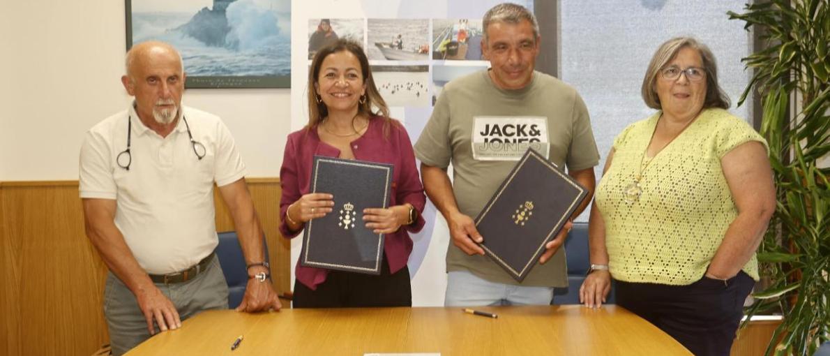 Villaverde asina coa confraría de Moaña o convenio para a recuperación dos bancos marisqueiros afectados polas borrascas