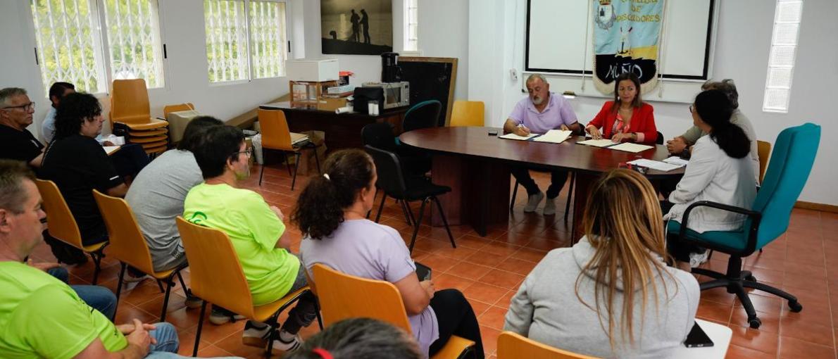 Villaverde asina coa confraría de Miño o convenio para recuperar máis de 691.000 m2 de superficie de bancos marisqueiros