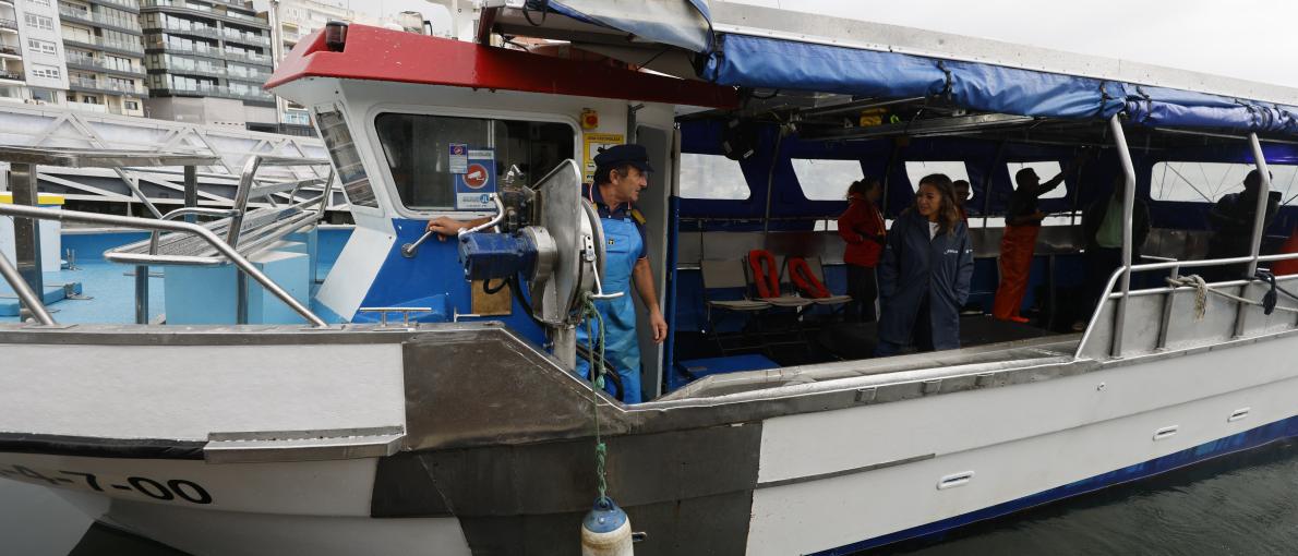 A Xunta apoia en Sanxenxo a pesca artesanal a través da diversificación das súas actividades