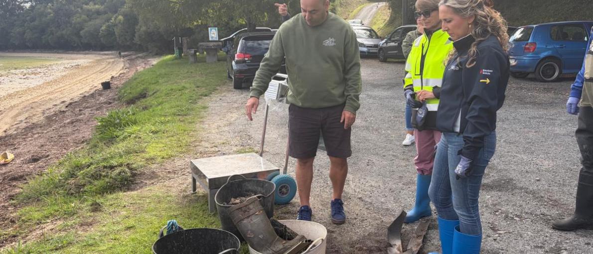 O Goberno galego destina máis de 97.800 euros á confraría de Barallobre para a limpeza e protección do medio mariño