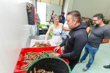  A Confraría de Ribeira recibe da Xunta máis de 82.000 euros para novos vestiarios, a construcción dun novo almacén no porto e o peche da zona do varadoiro 