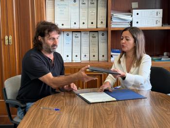 A Xunta sela en Vilanova un convenio de preto de medio millón de euros que activa a restauración de seis grandes bancos marisqueiros